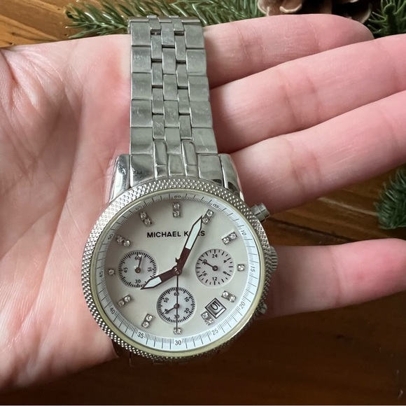 Michael Kors Watch - Picture 10 of 10